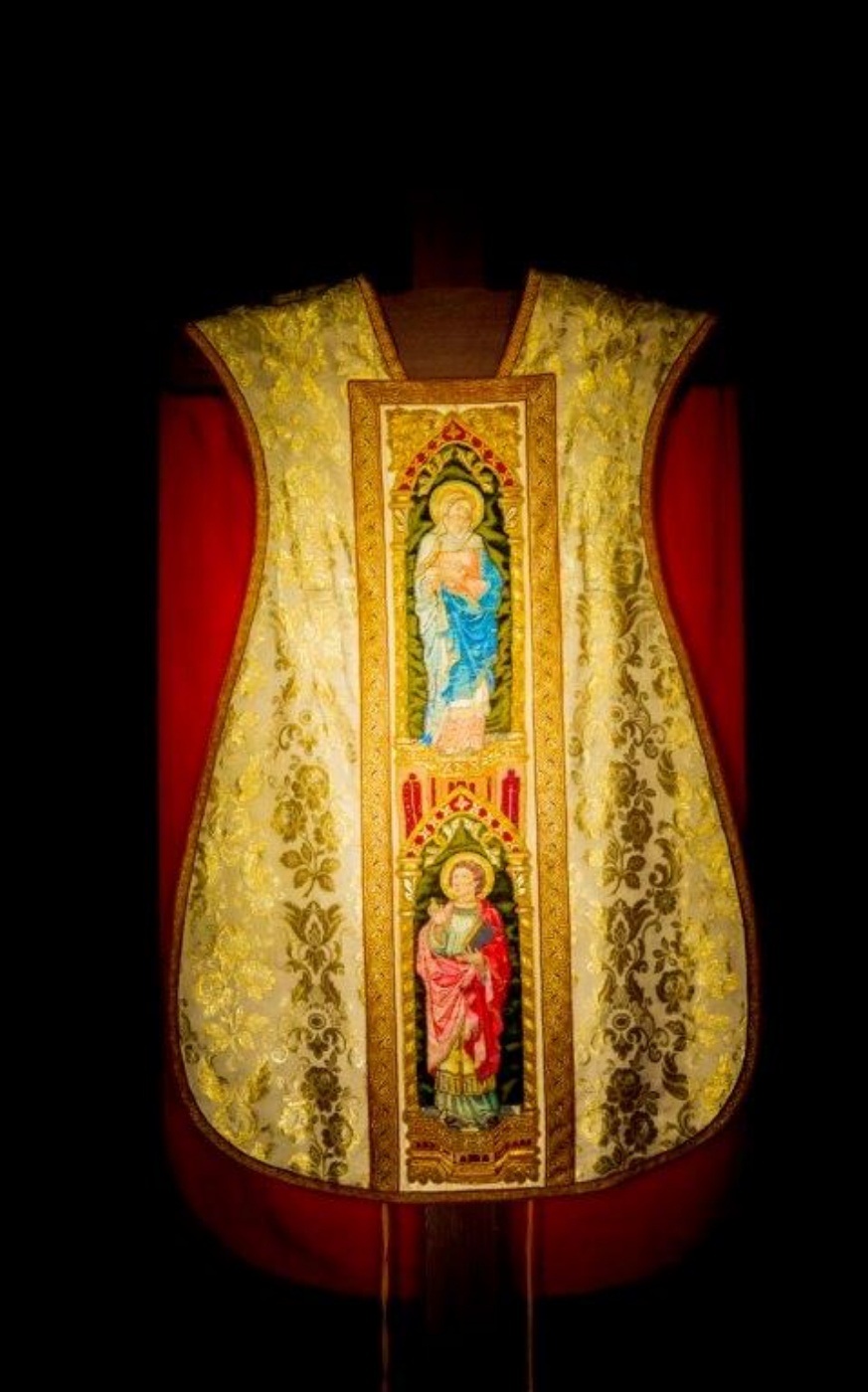 Ad Altare Wystawa dawnych szat liturgicznych w chorzowskim skansenie 3