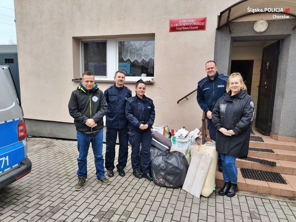 Chorzowscy policjanci pomagają zwierzętom