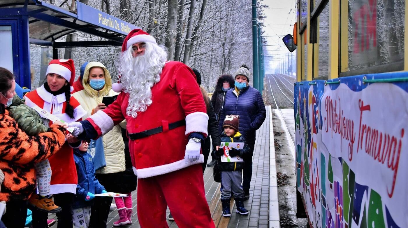 Mikołaj w tramwaju