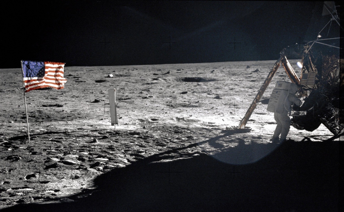 Neil Armstrong na Księżycu, fot. NASA