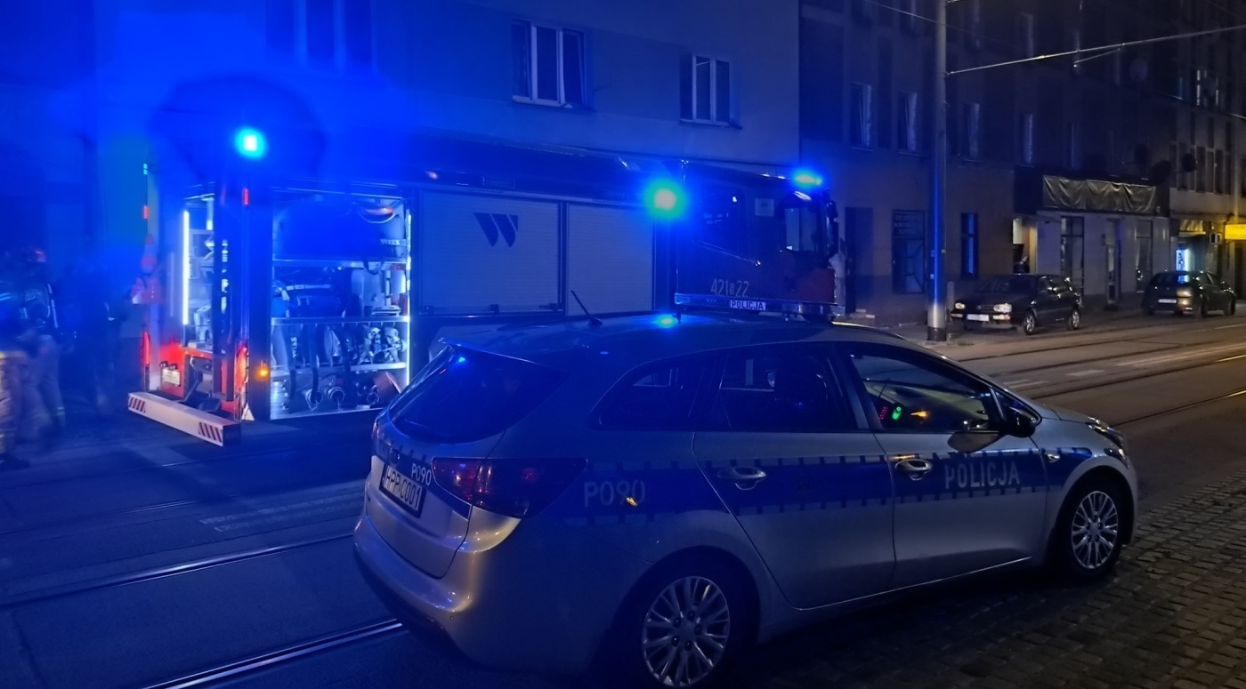 Nocny pożar w Chorzowie Dwie osoby trafiły do szpitala 2