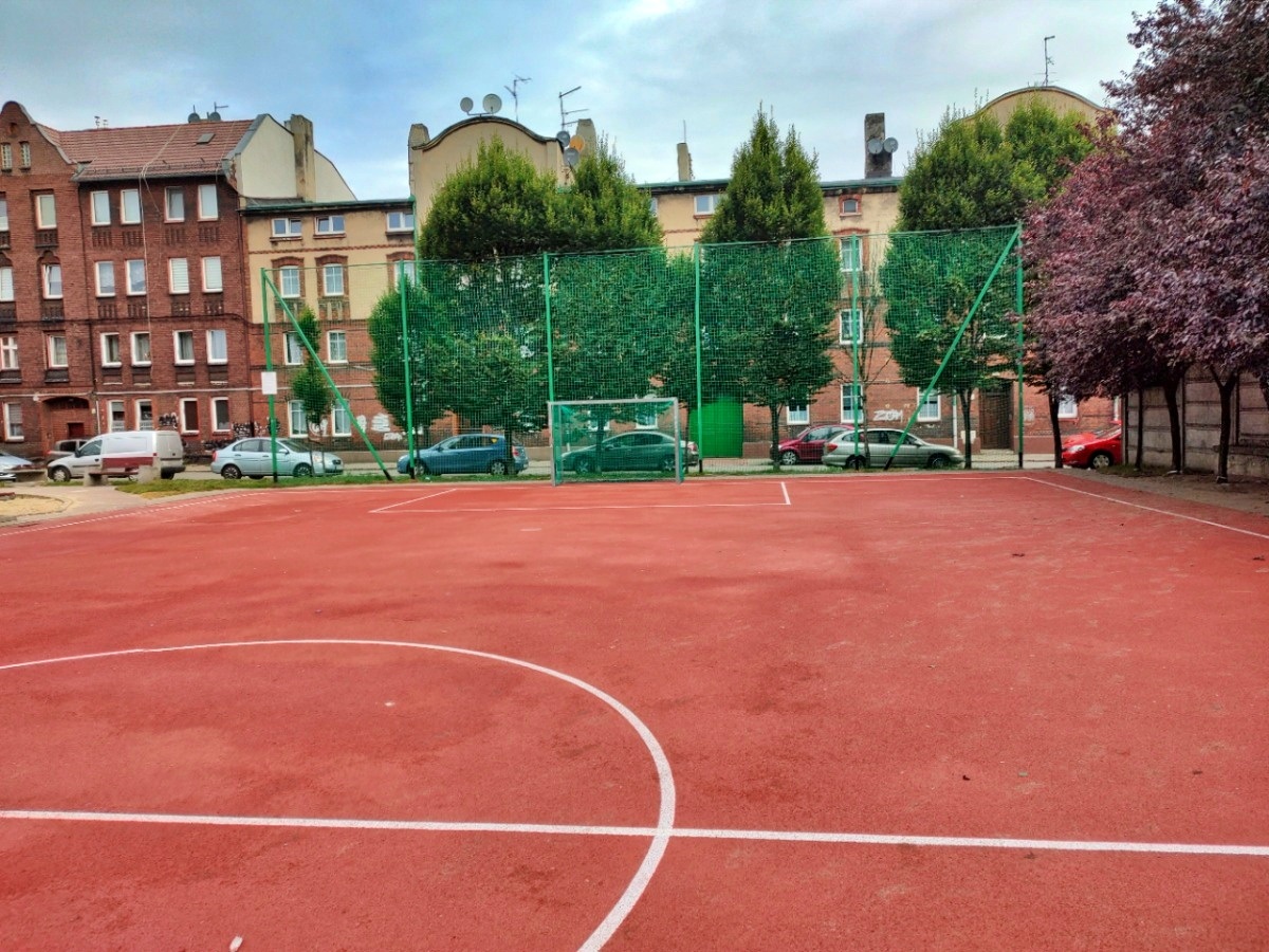 Odnowiono kolejne osiedlowe boisko w Chorzowie 1