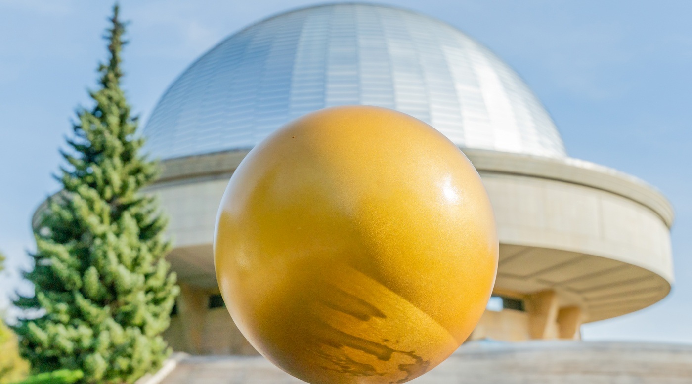 W Parku Śląskim stanął model Układu Słonecznego