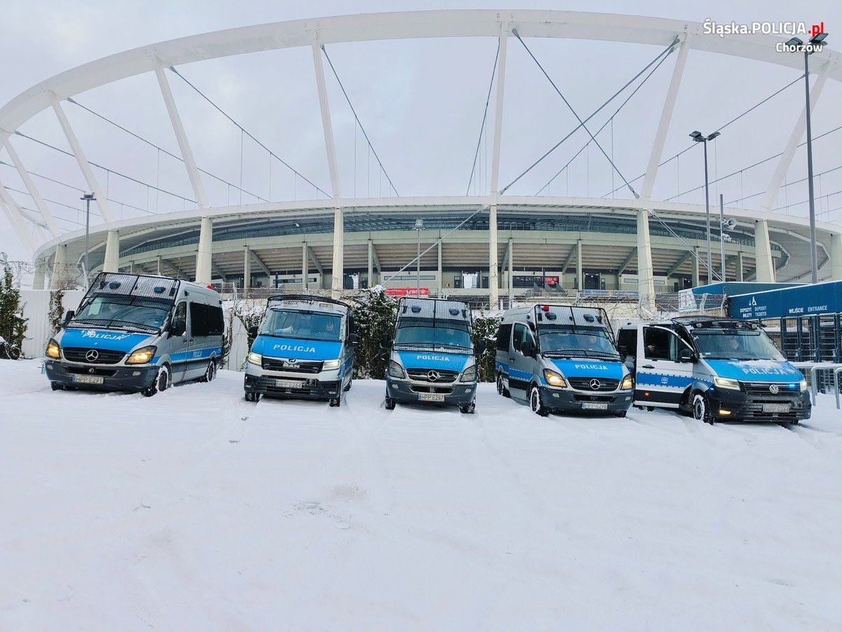 Zadyma na Stadionie Śląskim Policyjne ćwiczenia 15