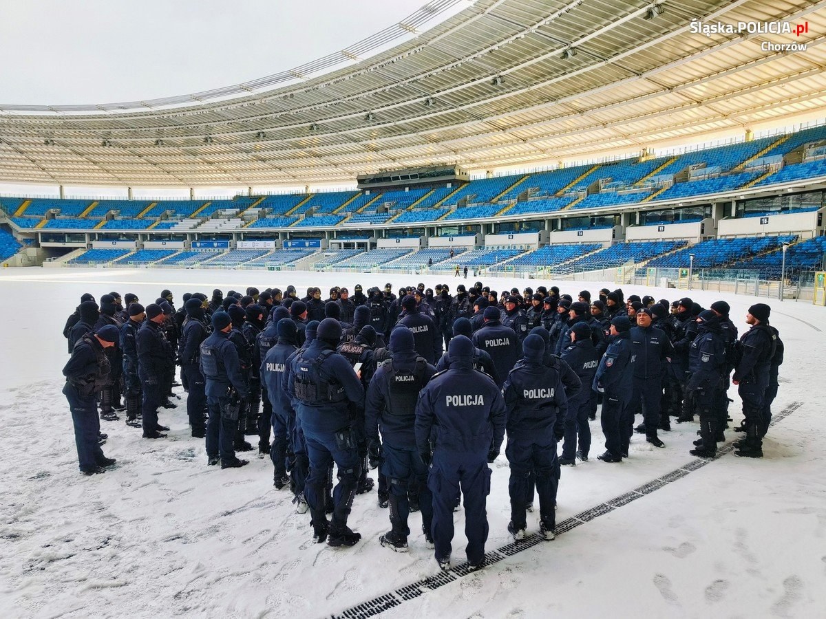 Zadyma na Stadionie Śląskim Policyjne ćwiczenia 5