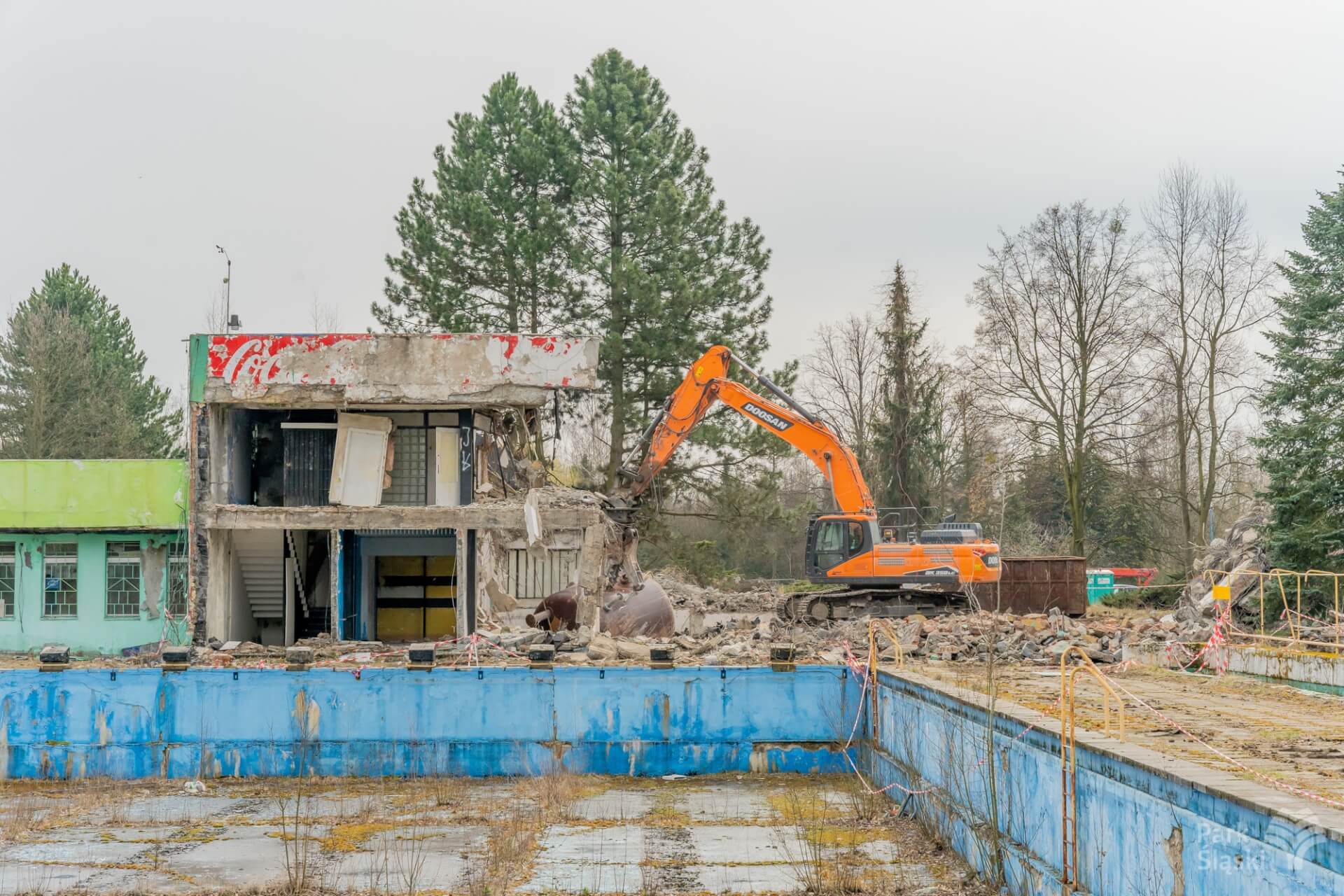 Znika dawna Fala w Parku Śląskim Rozpoczęła się wielka demolka 10