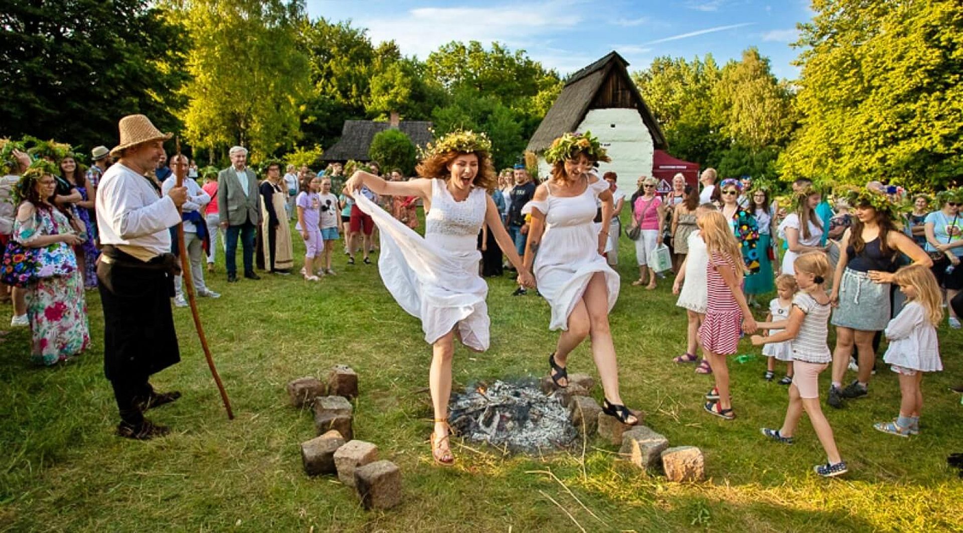 Święto ognia wody i ziół czyli Noc Świętojańska w chorzowskim skansenie Święto ognia wody i ziół czyli Noc Świętojańska w chorzowskim skansenie
