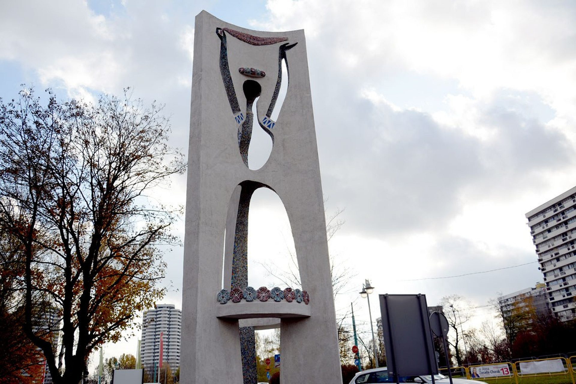 Rzezba karolinka w parku slaskim Rzezba karolinka w parku slaskim