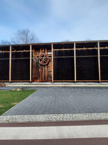 20210409 182542m 20210409 182542m