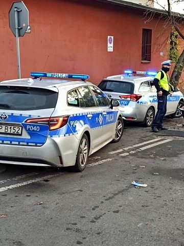 Chorzów pijany kierowca uderzył w radiowóz 3 Chorzów pijany kierowca uderzył w radiowóz 3