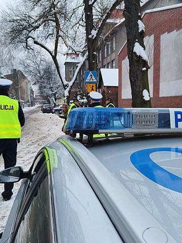 Odstęp 10 metrów Policyjna akcja w Chorzowie 5 Odstęp 10 metrów Policyjna akcja w Chorzowie 5