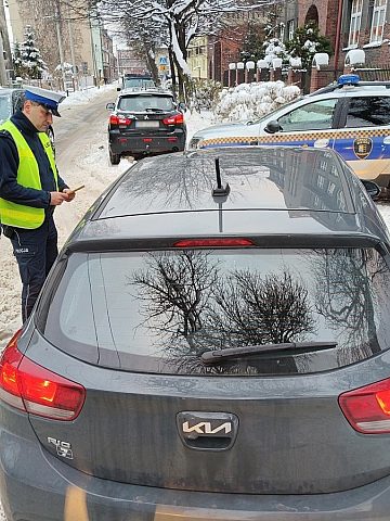 Odstęp 10 metrów Policyjna akcja w Chorzowie 6 Odstęp 10 metrów Policyjna akcja w Chorzowie 6