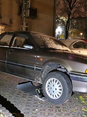 W Chorzowie złapano złodzieja katalizatorów 1 W Chorzowie złapano złodzieja katalizatorów 1