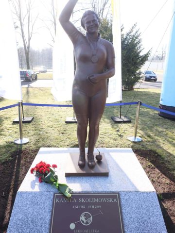 Pomnik kamili skolimowskiej 4 Pomnik kamili skolimowskiej 4