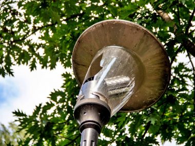Park Śląski zniszczone latarnie 1
