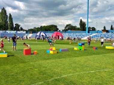 Sportowe śniadanie na trawie Sportowe śniadanie na trawie
