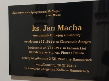 Tablica poświęcona pamięci ks. Jana Machy Tablica poświęcona pamięci ks. Jana Machy