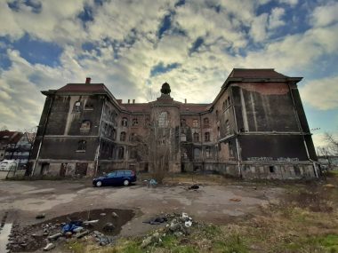 Hajducki ratusz niszczeje. W zabytku zaplanowano jedynie remont dachu Ch ratusz1