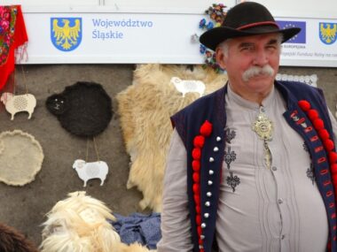 Weekend pełen atrakcji w Parku Śląskim. Targi Turystyczne, Kiermasz Kwiatowy i Zlot Dmuchańców Weekend pełen atrakcji w Parku Śląskim. Targi Turystyczne, Kiermasz Kwiatowy i Zlot Dmuchańców