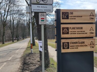 Nowe tabliczki informacyjne w Parku Ślaskim 8 Nowe tabliczki informacyjne w Parku Ślaskim 8