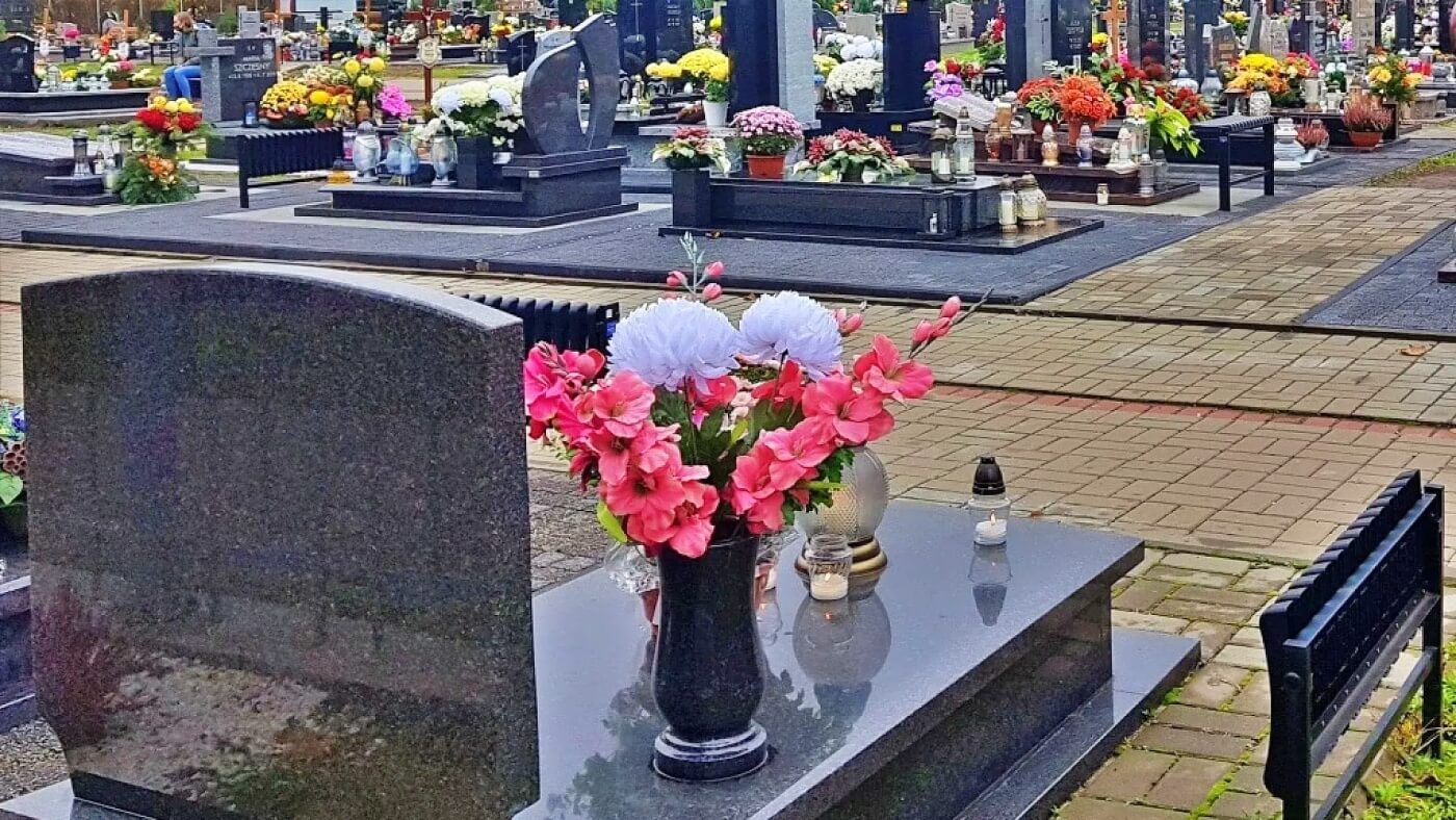 Zmiany organizacji ruchu przy chorzowskich cmentarzach i darmowa komunikacja na Wszystkich Świętych