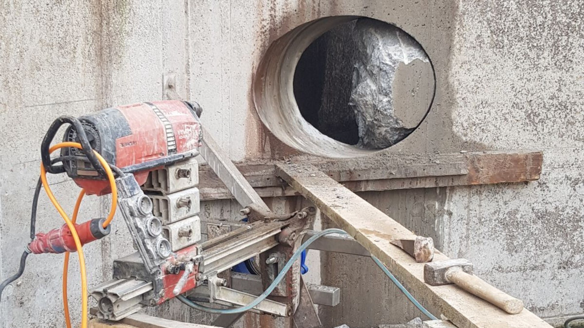 DW Beta: Cięcie i wiercenie betonu w Chorzowie