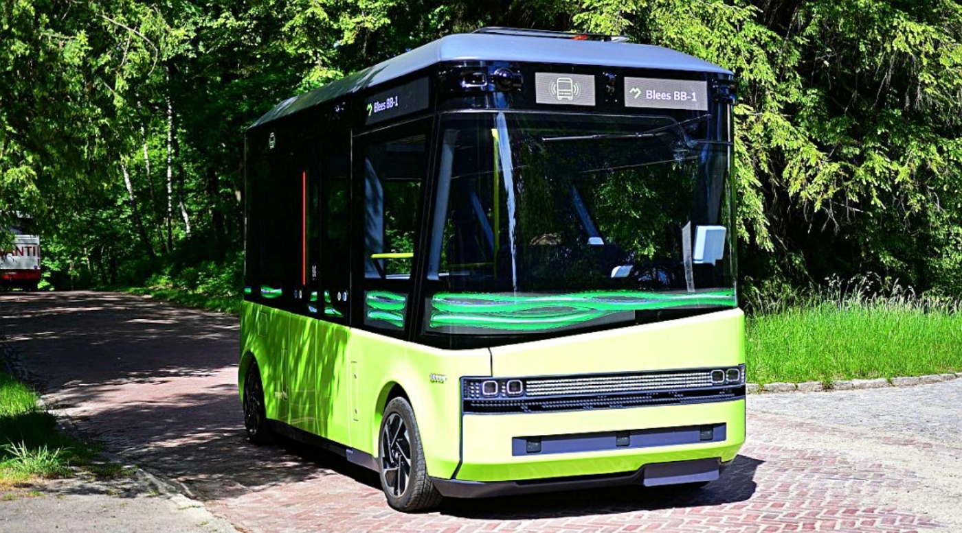Autonomiczny minibus w Parku Śląskim. Na razie na testach, ale będzie na stałe